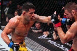 Rafael dos Anjos Instagram - Our very own @rdosanjosmma still going toe-to-toe with the top contenders. RESPECT!!! 📷 @adicto_al_ufc 
#mma #mixedmartialarts #combatsports #ufc #octagon #ufc299 #30*27