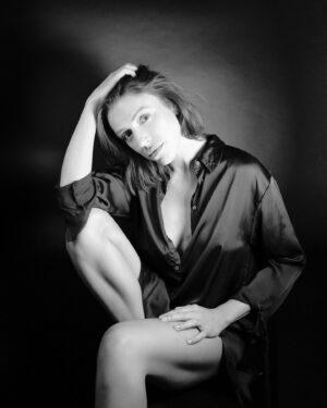Rafaela Covas Instagram - "The world will ask you who you are, and if you don’t know, the world will tell you."
Carl Jung

•
•
•

📷 @ofotografoportugues 

•
•
•

#photoshoot #photoshooting #blackandwhite #blackandwhitephotography #blackandwhitephotos #blackandwhiteportrait #actor #actors #actorslife #acting #actinglife #actorportrait #actorphotography #actorsheadshots #actress #actressphotos #actrices #actressphotoshoot #actressphotography #actores #actorsofinstagram