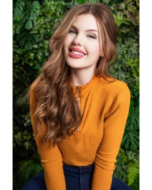 Rafaella Khatchikian Instagram - Entre suspiros e sorrisos capturados nas últimas fotos deste ensaio, despeço-me de 2023 💛 Um caleidoscópio de emoções e cores fez meu coração dançar ao ritmo do tempo que escorre pelas lentes 🤩
Já na soleira de 2024, vislumbro um novo capítulo com o sorriso da gratidão guiando meus passos 🙏 
Que as páginas por vir sejam tecidas com fios de sonhos e tons de alegria 💚

 

#2024 #anonovo #newyear #anonovo2024 #felicidade #hapiness #gratidão #gratitude #goodbye2023 #adeus2023