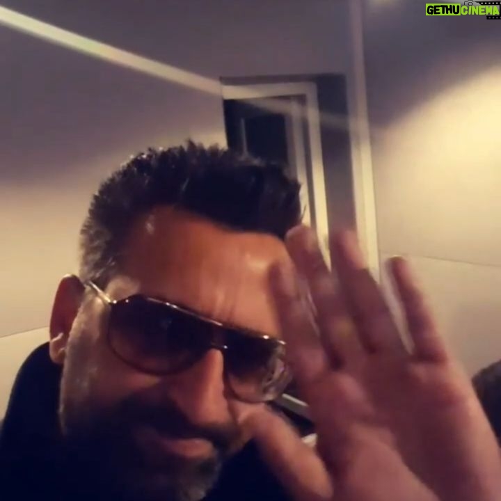 Ragga Oktay - 555 Likes - Gerçek aşkı yaşayan melodiler asla ölmez
#raggaoktay #gitmekal #yildiztilbe
#fahrikaraduman #berkaysenol