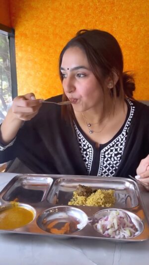 Ragini Dwivedi Instagram - DEWANA BANA DIYA ♥️🤪😻👶💃
Lunched at the amazing Nati style restaurant 
Started with the classic Goli Soda orange flavour 
Biryani rice with pepper chicken and then the classic chilli chicken had to devoured 
Classic meals with the best taste anytime and each time … also dad tried the mutton biryani yummmm 
Must check it out when near Anand Rao circle 💕

#raginidwivedi #ragini #rdeats #foodstagram #foodporn #foodie #biryanilove #biryanilovers #naati #natistylefood #localfood #localeats #bengaluru #trendingreels #trendingnow #trendingnow #trendsetter #reelkarofeelkaro #reelitfeelit #reelinstagram #foodreels #reelsviral #reelsvideo #letseat