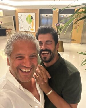Ragıp Savaş Instagram - Gülümse çekiyorum 📸 #yeğenimgelmiş #kuruluşosman @burakozcivit
