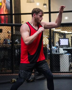Ragnar Le Breton Instagram - Gotham est à MOI ! 

Plus que 6 jours avant que le chevalier noir débarque pour accomplir sa mission à @ares_fighting. 🦇

Merci à tous pour votre soutien. ❤️
Heussssss

#ARES13