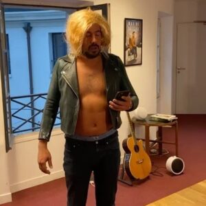 Ragnar Le Breton Instagram - Michel n’a pas apprécier la perruque ... 😂😂😂😂❤️❤️❤️t’es un prince 👑 mon @maxime.gasteuil