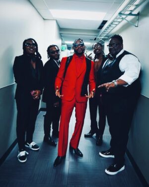 Raheem DeVaughn Instagram - Part of becoming a GOAT is how well you adapt , transform and reset.  Elevation is not Repetition . Be fearless on your quest to be great - 🥀🫶🏾✨

Content By: @work4urslf / @chris1st 📸 

Hit my bio 🔗
To Buy and Stream my all my musical catalog. 

Song “ Fragile “ 

Written By : @raheem_devaughn feat. 
@malikyusef100 

Produced By: @djkennydope 

Shout out to the band 
@_jrel @official_yml @itswizardkel & Warren Jones
