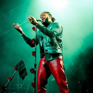 Raheem DeVaughn Instagram - Its the perfect hour for a good oldie but goodie slow jam. 

Stream “ Love Ballad “ 
On all Digtal Streaming Platforms Now   Buy The Full Exclusive Project @even.biz right now click on the bio link. 

Photo By : @chris1st 📸

#BUYTHEARTFROMTHEARTIST