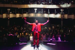 Raheem DeVaughn Instagram - Last night at The Met is Philly the show was Ooh Weeeeeee energy ✨ 
Thank you to every that supported the @ledisi Good Life Tour thus far… 

Hit the bio link to buy the art direct from me & stream all things Raheem DeVaughn 🔗🫶🏾✨🌹15 cities to go

Photo Cred: 📸 Alex Ludovico
@work4urslf @coolkidsforeverdmv 

#SummerOfLove
#FallILove
#WinterInLove 
#BuyTheArtFromTheArtist