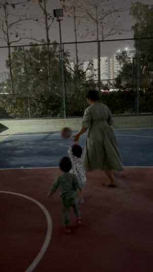 Rahul Ravindran Instagram - Picked up a Basketball after years yesterday. Barely any air in the ball. Was sinking about 1 in 4-5 shots. My wife was impressed with that itself… and then I told her to summa try… and she’s never played ball before. She got 3 out of her first 3 to go in😂😂😂😂🙌🏽🙌🏽🙌🏽🙌🏽