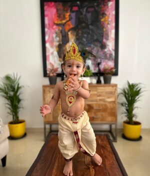 Rahul Ravindran Instagram - Happy Krishna Janmasthami to everyone from our Subhadra and Krishna❤️👣👣