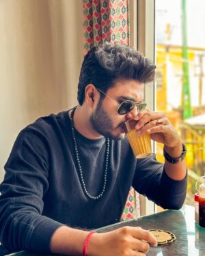 Raj Barman Instagram - Enjoying some good momos and tea in Darjeeling..