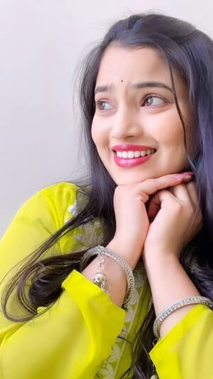 Rajeshwari Kharat Instagram - ❤️🥰🥀

#memories #reels #love #rajeshwarikharat #foryou #explore