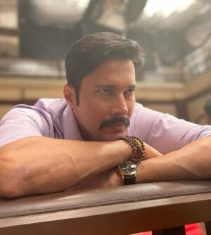 Rajneesh Duggal Instagram - One year to #InspectorAvinash .. some friends and memories are for life .. a great experience working with guruji @randeephooda , @sisodiapravinsingh @ajaysinghchaudhary @shalinbhanot @iharjindersingh1 @bshantanuofficial @chirucam @tejkarran 

Thank you @shahidhasancasting bhai for plugging me in and #neerajpathak sir for giving me Ahlawat . 

@manishjaind @aj_abhishekjaiswal  @anant.se.bhi.aage @ajju_sayal_ @hairstylist_saif #pintu #sanu 
@jelly_bean_ent @planetmediapr