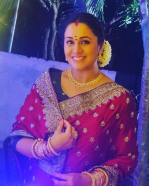 Rajshri Nair Instagram - Maheshwari Devi, a journey for the past 2 years in ‘Intiki Deepam Illalu’came to an end for me due to health issues. One of the beautiful experiences working with an amazing team. Am really goin to miss all of u. Thank you audience all the love received towards me and my character❤️❤️❤️❤️❤️🙏🏽🙏🏽🙏🏽