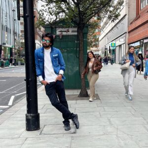 Raju Jeyamohan Instagram - The கலர் ப்ளூ 💙 #rajujeyamohan #blue #london🇬🇧