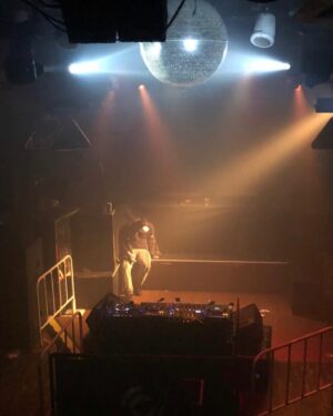 Ralph Instagram - 6.10 Ampfire 🔊🔥 ｱﾝﾌﾟﾌｧｲｱ

Guest @yurufuwagang ｱｻﾞｼﾀ👽🔥

俺が観たいアーティスト呼んで皆と遊ぶだけのパーティなので
不定期だし人数制限もありますが、スーパーナイスパーティに
なってきてるので来た事ない人は是非現場で熱を体感してほしいす。

(( 参考までにAmpfireで観たいアーティストをコメントで教えて📄✍️💦))

___

そして今回不届者が数名いたとの報告があったので、次回からはサグいセキュリティを「いすぎだろw」ってくらい配置します。何か問題があればその場で遠慮なくセキュリティかスタッフに申し出てください。

Ampfireは全員が安心して爆踊り出来る環境を目指しておりますので、誠に勝手ながら迷惑な輩は力尽くで島流しとさせて頂きます😣🙏🏝️

以上、また近々遊ぼう🥷🖤