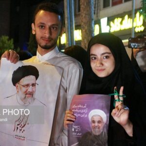Ramin Nasernasir Instagram - پایان دو قطبی. هر کدام از این دو چهره که امروز برگزیده شود رئیس جمهور آینده تمام ایران است.