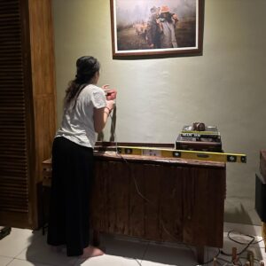 Ramon Y. Tungka Instagram - Teruntuk CEO di rumah yang sedang berulangtahun:⁣
⁣
Tanpamu mungkin aku sering tersesat. Enggan mencuci kaos kaki, salah menakar racikan kopi, terlalu gosong membakar roti, and the blah.. and the blah.⁣
⁣
Perlu kau ketahui, Your listening skill is a work of art! Caramu menganalisa sungguh presisi, khususon meladeni tuturan cerita perjalanan suamimu yang nyentrik ini. ⁣
⁣
Hari ini kamu tak perlu repot bebersih rumah. Yaiyalaaaahhh.. lha wong lagi halan-halan liburan!⁣
⁣
Happy birthday to my favorite superhero!⁣
Selalu sehat, bahagia, dilimpahkan penuh energi kebaikan untuk terus memberi inspirasi baik.⁣
Aamiin. ⁣
⁣
Terus berkarya, Mon Bojo!⁣
❤️