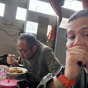 Ramon Y. Tungka Instagram - :
19 tahun bukanlah waktu yang singkat untuk berproses berliku bertumbuh bijak. Seperti ungkapan Uda @ricky_jalanjalan salah satu fotografer senior @natgeoindonesia bahwasanya menjelang kepala 2 adalah usia yang sedang ranum, sedang gesit-gesitnya. 

Membentang alam raya panggung pengembaraan dan pembelajaran. Selamat merayakan hidup dan bertumbuh bijak di era baru penjelajahan: Merayakan Pusparagam Kehidupan. 

Teruslah menjelajah menjemput ilmu pengetahuan dan menyala lebih terang untuk planet ini dan manusianya!

Selamat berulang tahun ke 19, Sobat Bumi & Kawan Jalan! National Geographic Indonesia.