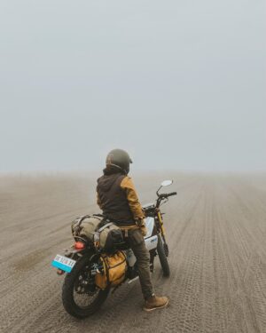 Ramon Y. Tungka Instagram - :
Reload.
—
Satu bulan penuh sudah menyuntik pengisian ulang bahan bakar menyuapi hati, mental dan fisik dengan asupan hidangan ruhaniyah diri selama Ramadan.

Kini waktunya menatap perjalanan sesungguhnya dengan senantiasa ajeg nan trengginas mengarungi penjelajahan 11 bulan lainnya didepan. 

Bismillah.
