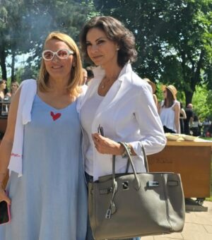 Ramona Bădescu Instagram - Ieri m-am reîntâlnit cu oameni dragi în cadrul evenimentului organizat de @alistmagazine  @andreeaesca @virgiliantuofficial @chefflorindumitrescu @dana.popa.pr @cristinatomescu82 @icondenim