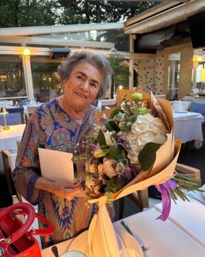 Ramona Bădescu Instagram - Nu mi vine sa cred ca mama a împlinit 88 de ani!! Pentru mine este cea mai frumoasa din lume! 😍💓#mama #birthday