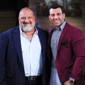 Ramy Radwan Instagram - نجم ومبدددددع حقيقي. مافيش دور بينحته أو يكلفته ولو على حساب صحته. قدرته على إقناعك بأي شخصية يقدمها..عظيمه 👌🏼
انا فااان من زمااان 😀
نورتننننني وشرفتني يا ا.خالد يا غالي 😍❤
@khaledelsawyofegypt

Special thx to the talented @moamenawadofficial for the blazer & pants👌🏼🤩
