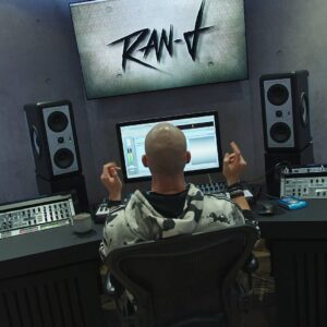 Ran-D Instagram - 𝗧𝗛𝗜𝗦 𝗜𝗦 𝗠𝗬 𝗡𝗘𝗪 𝗗𝗥𝗘𝗔𝗠 𝗦𝗧𝗨𝗗𝗜𝗢! 🔥 I'm so happy with how it turned out. Can't wait to make a lot of new bangers here for you guys! ❤️‍🔥