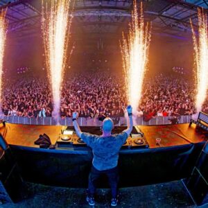Ran-D Instagram - 𝗪𝗛𝗜𝗖𝗛 𝗧𝗥𝗔𝗖𝗞 𝗦𝗛𝗢𝗨𝗟𝗗 𝗜 𝗥𝗘𝗟𝗘𝗔𝗦𝗘 𝗙𝗜𝗥𝗦𝗧?! 🔥 THANKS APEX FOR YOUR ENERGY AT MY FIRST UNTAMED SHOW! 🤩
