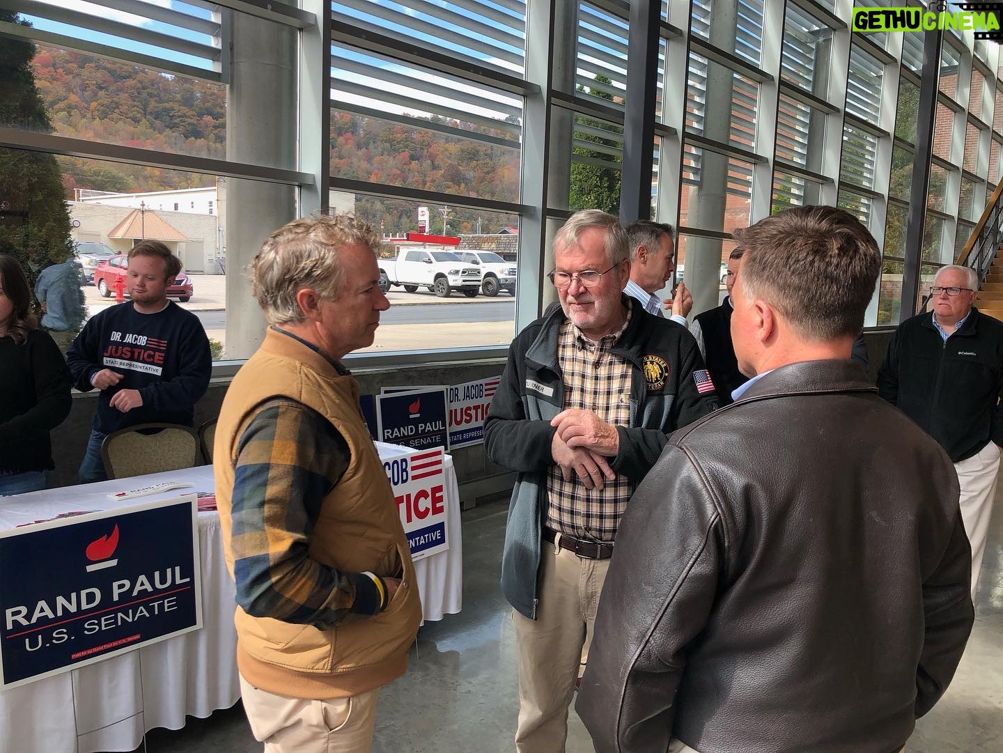 Rand Paul - 4K Likes - Great day traveling and talking to Kentuckians. 🗳Let’s get out the vote in November! 🗳