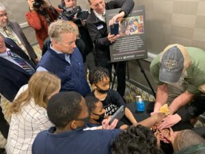 Rand Paul Instagram - Grateful to have spent this morning with my great friend @2xgamechangers in Louisville talking about @futurehealersky, the @louisvillezooofficial, and the important work they’re doing to help Louisville’s youth affected by violence. #FutureHealer #GotZooBuddies
