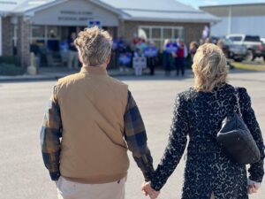 Rand Paul Instagram - Great day traveling and talking to Kentuckians. 🗳Let’s get out the vote in November! 🗳