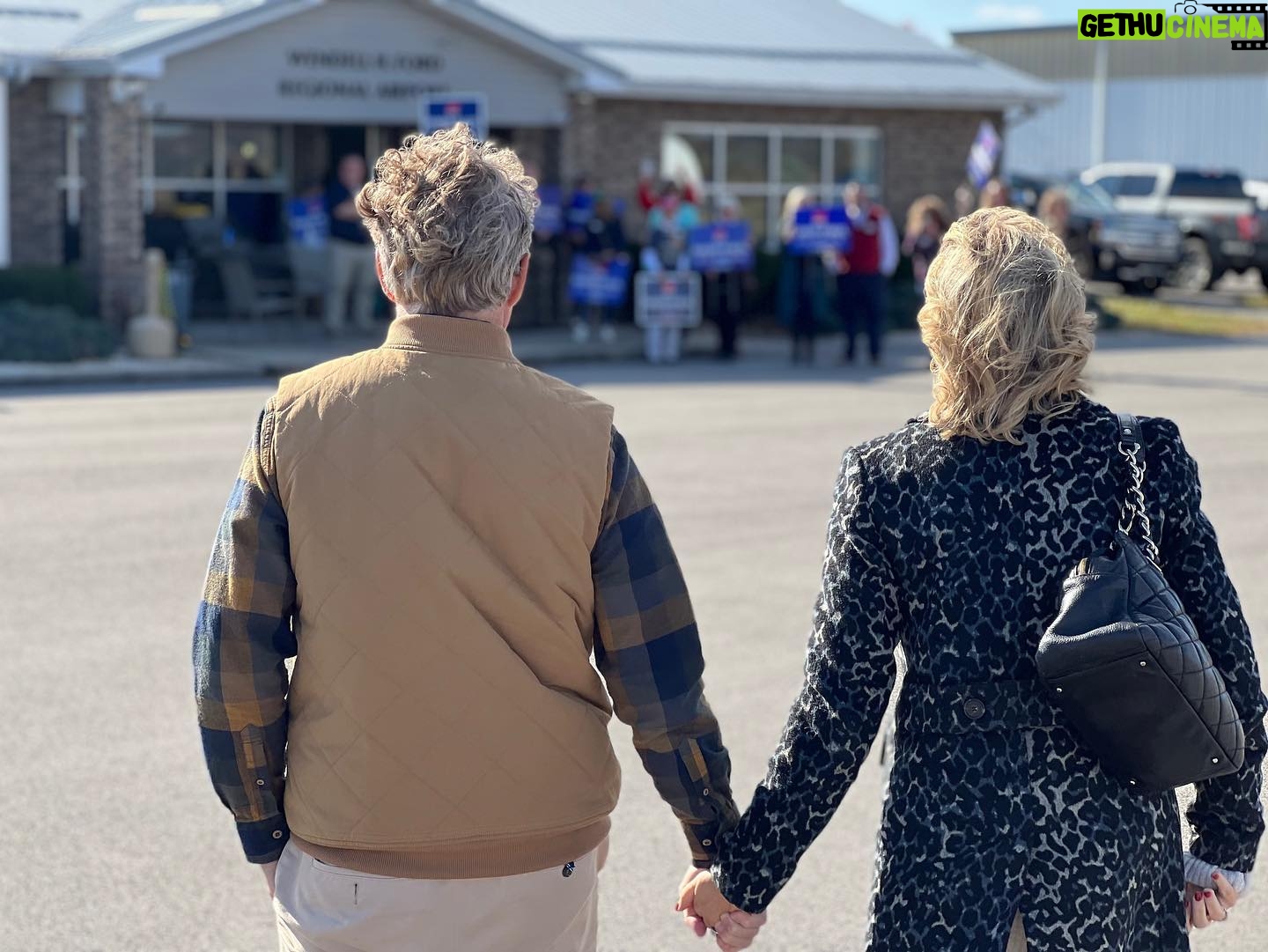 Rand Paul - 4K Likes - Great day traveling and talking to Kentuckians. 🗳Let’s get out the vote in November! 🗳