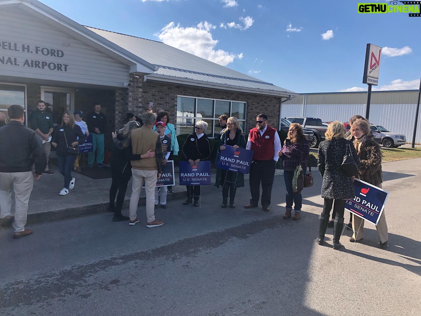 Rand Paul - 4K Likes - Great day traveling and talking to Kentuckians. 🗳Let’s get out the vote in November! 🗳