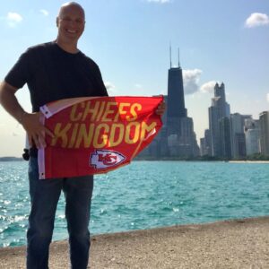 Randy Flagler Instagram - Reppin’ #ChiefsKingdom #RedFriday here in Chicago. Go @Chiefs. @rmhckc