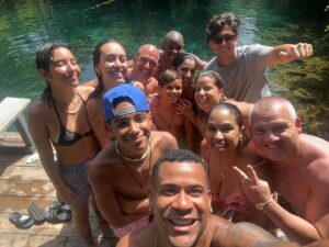 Randy Malcom Instagram - La felicidad está en tus manos . 

#familia #vacaciones @villatartarugapc
