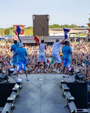Randy Malcom Instagram - 📍 Ámsterdam! Lo canté, lo bailé y lo gocé #Demasiado 🇳🇱🫀🔥 🎤 

📸: @iamcumbapr 
🎥: @reconocidosnet 

#RandyMalcom #ElCubanoEnAmsterdam #GDZ  #DemasiadoEuropeTour