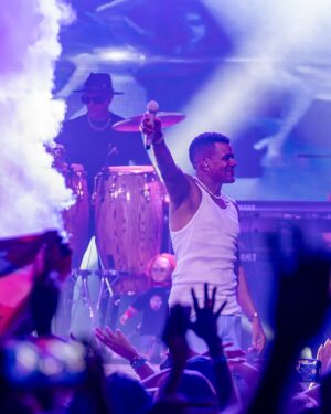 Randy Malcom Instagram - ¡Zürich qué noche tan especial! Me llevo #Demasiado cariño después de esta presentación 🎤 😎 🔥🫀🇨🇭

📸: @iamcumbapr 

#GenteDeZona #GDZ #RandyMalcom #ElCubano #ElCubanoEnZürich