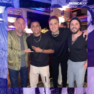 Randy Malcom Instagram - ¡FELIZ CUMPLEAÑOS!!!! A mi hermano, mi amigo y mi alianza musical. Te quiero con la vida y que sean muchos años más juntos en este camino.

Tu talento es incomparable ¡Eres el mejor! 🙏 PUTUTI YO TE LO DIJE!!!! Esto sigue, esto es demasiado!

#AngelPututi #Friends #ElCubano