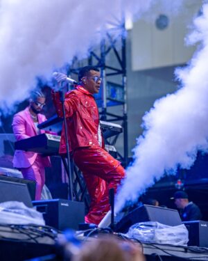 Randy Malcom Instagram - Milano, bajo la lluvia te gocé mucho mejor 🌧️ 😎 🇮🇹 
✈️ Next Stop Zürich! 

📸: @iamcumbapr 

#GenteDeZona #ElCubano #ElCubanoEnMilano #DemasiadoEuropeTour