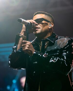 Randy Malcom Instagram - Hoy me levanté #Feliz porque Marruecos me lo confirmó #Demasiado 🇲🇦 😎 🔥🫀

¡Gracias mi gente, los amo! 🫶

📸: @iamcumbapr 

#RandyMalcom #ElCubano #GenteDeZona #Marocco #CasaAnfaLatina #DemasiadoTour