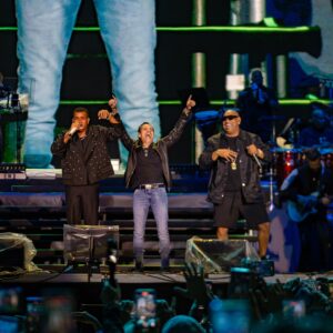 Randy Malcom Instagram - Milano sei stato pazzesco!!!!! 🇮🇹 😎🫀🔥🇮🇹 

No podría pedir más. #Demasiado lo que disfruté formando #LaGozadera junto a @marcanthony 🔥 

📸: @iamcumbapr 

#RandyMalcom #GDZ #DemasiadoEuropeTour #ElCubanoEnMilano