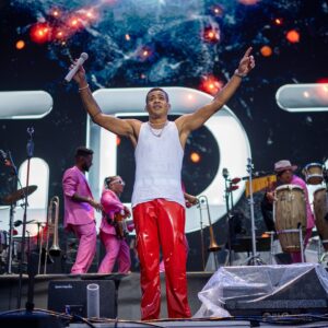 Randy Malcom Instagram - Milano sei stato pazzesco!!!!! 🇮🇹 😎🫀🔥🇮🇹 

No podría pedir más. #Demasiado lo que disfruté formando #LaGozadera junto a @marcanthony 🔥 

📸: @iamcumbapr 

#RandyMalcom #GDZ #DemasiadoEuropeTour #ElCubanoEnMilano