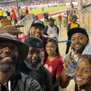 Randy Moss Instagram - My last 2 weeks have been OFF DA CHAIN!!@waltdisneyworld wit my family and had a BLAST!Hooked up with a few 🐐 S @jerryrice @dan13marino sweet feet @emmittsmith22 I didn't get my pic.USFL Championship wit my fam @goodfellasbarbershopclt. The concert was the icing on the cake.Body is ROTTEN rt now but I'm truly BLESSED from above!!🙏🏾🙏🏾🙏🏾❤️❤️❤️❤️