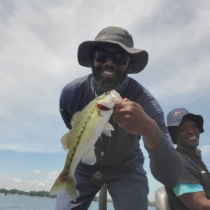 Randy Moss Instagram - @petersonlawrence yea I lost the 1st match.I had 2 go back and let em know who they messing wit!!when u have slack in that line.....yaw know the results.Bip bada bip across yo lip!Got his bass this time!#str8tbasshomie