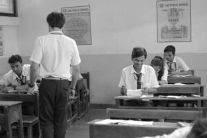 Ranjan Raj Instagram - Recently I did a mini series 'School Chale Hum' with @bingekaro .. 
They made this one really cute and funny... It'll make u feel nostalgia about your school dayss.. and

Episode 1 has been released on Binge's YouTube channel.. watch it now and have fun🕺💖
@iabhishekkapoor @_mugdhaa @nicki_negi @bibhu_nandan_singh 

Thank you and kudos to the whole team..💥