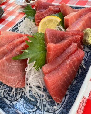 Ranran Suzuki Instagram - 逗子から皆んなでワイワイ🎵ヨットに乗って美味しい魚を食べに連れて行って貰いました☺️✨

1日で1年分の太陽を浴びた気がします（笑）
☀️☀️☀️☀️☀️☀️☀️☀️
ヨットとか通常乗らないのでとても良い経験をさせて貰えました〜✨✨

#三崎
#三浦半島