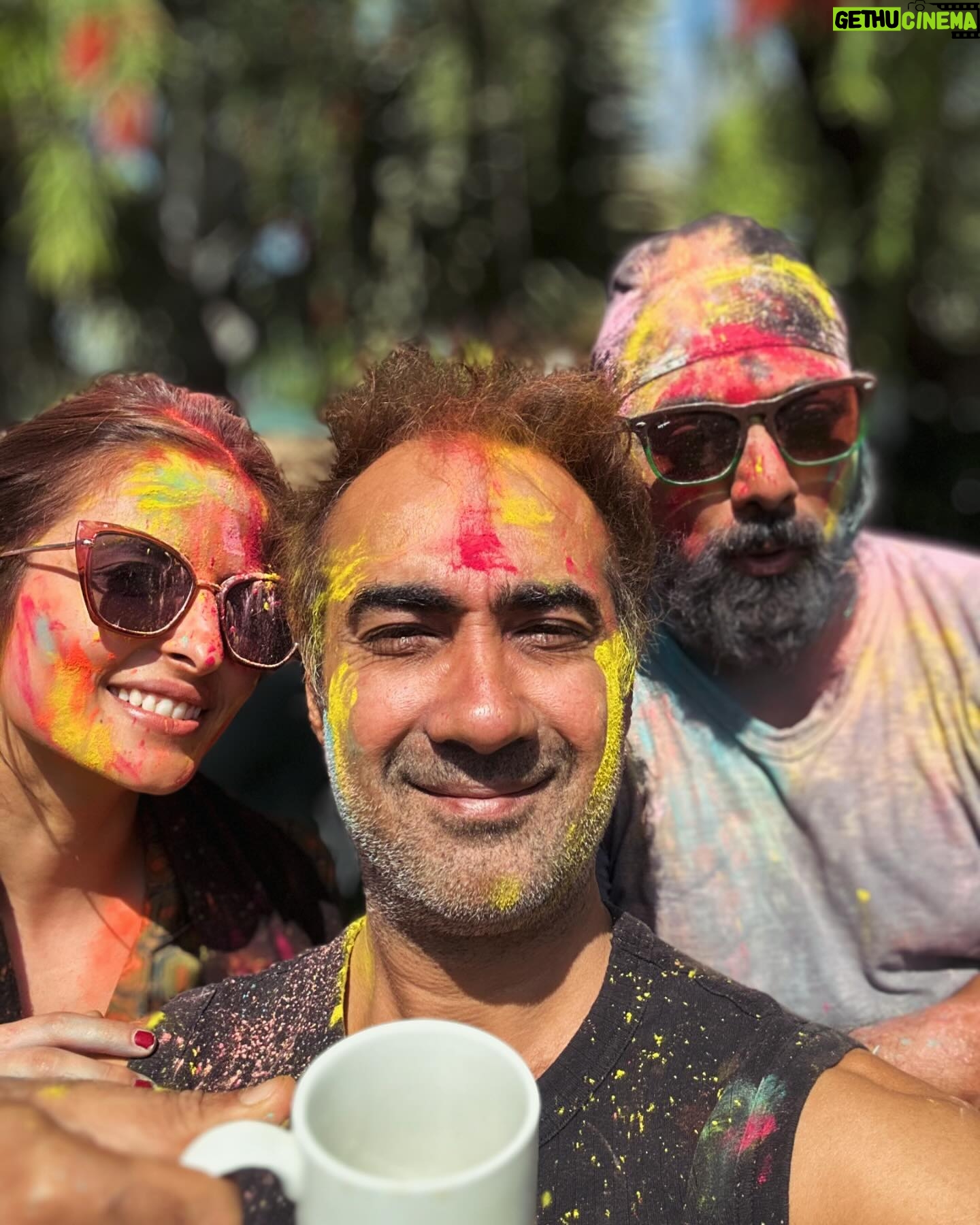 Ranvir Shorey - 4.9K Likes - Holi with coffee, colour and colleagues. Happy Holi! š
