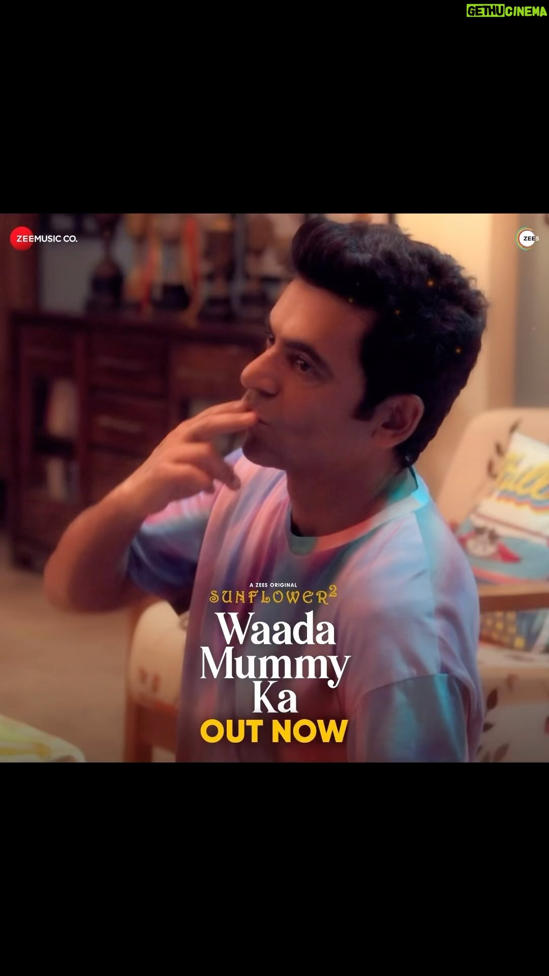 Ranvir Shorey - 2.5K Likes - Don’t tell her you will keep your promise. Instead, sing “Waada Mummy Ka..” 🎶
#WaadaMummyKa is a vibe! Check it out now!
#SunflowerS2 streaming now, only on #ZEE5
#Sunflower
@whosunilgrover @adah_ki_adah @ranvirshorey
@vikas71 @parmarchaitally @navingujral @mukulchadda @ashishvidyarthi1 @shonalinagrani @sonaljhaofficial @radhabhatt @salk.04 @officialashwinkaushal @reliance.entertainment #GoodCo @virajsawant @sarkarshibasish @ria.nalavade @girishkulkarni1 @manish_kalra_ @nimishalok @surryamenen @duhjizzy @navagat_p @zee5 @zee5global