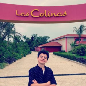 Raphael Alejandro Instagram - #acapulcotv is back! Season 2 is coming on October 21st on @appletvplus ! And while your at it make sure you travel back in time to season one to catch-up on all the craziness and heartfelt moments! 
@appletvplus 
#acapulcotv 
Link in bio
