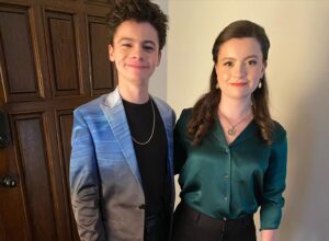 Raphael Alejandro Instagram - I had the best time at the #acapulcotv season 2 premiere! Thank you so much @appletvplus for the wonderful time!
Special thanks to: @jillfritzopr @atlasentertainment @the_youth_manager @foundationmediapartners @billyobillyo @beach.breezes @paradigmtalentagency @jenjen2010 

Stylist: @mrenriquemelendez 

Hair: @thisisbabe 

Makeup: @_dreadiaz_ 

Sneakers: @nike @nikela @undisputedsole @solestage
